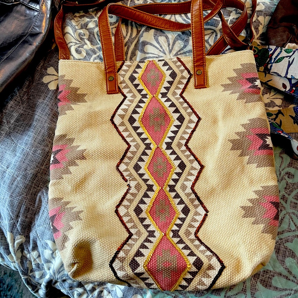 Maurices tote purse.